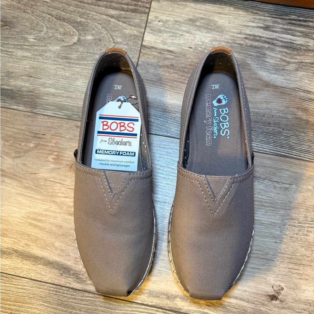 Skechers Taupe Canvas Espadrille Slip-Ons, Box included, worn once - Picture 11 of 11